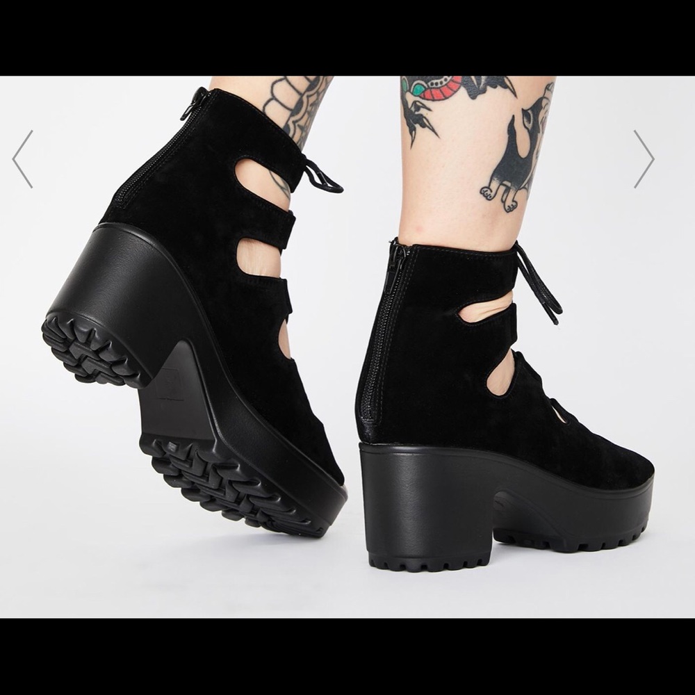 DOLLSKILL DELO LACE UP BLACK VELVET SANDALS 8 - Picture 5 of 9